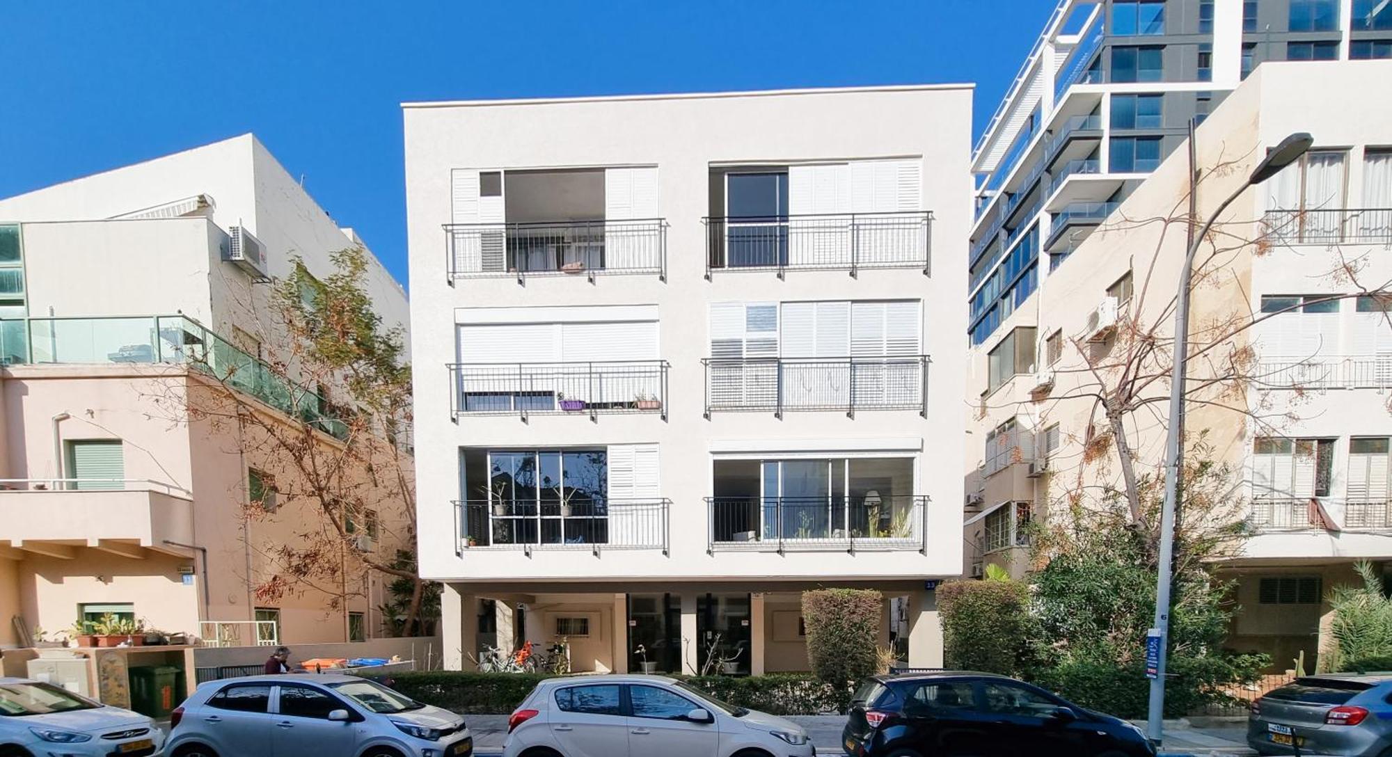 Israel - Harav Kook Lilas Apartment *